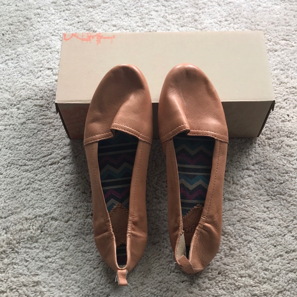 Latino Bettie FlatsToffee